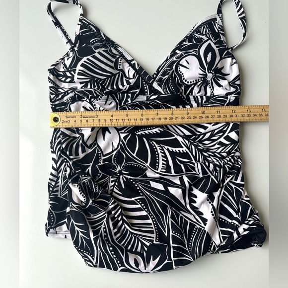 NWT Soma Bleu Rod Beattie Black White Floral Ciao Bella Tankini Swim Top Size 4 - Picture 5 of 8